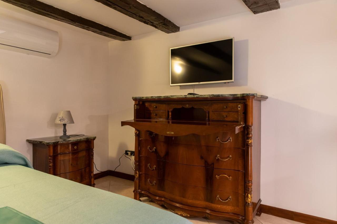 Domus Annabella Apartment Napoli Bagian luar foto