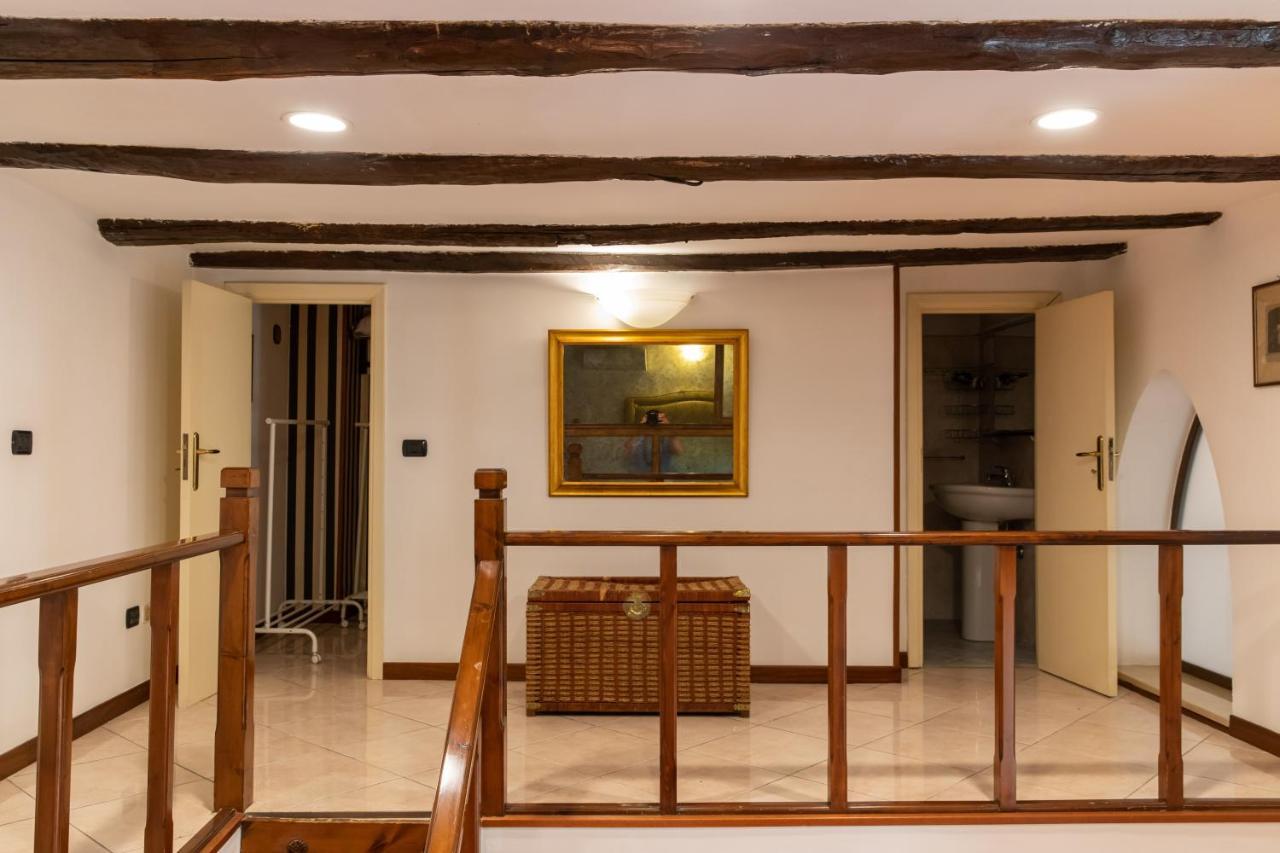 Domus Annabella Apartment Napoli Bagian luar foto