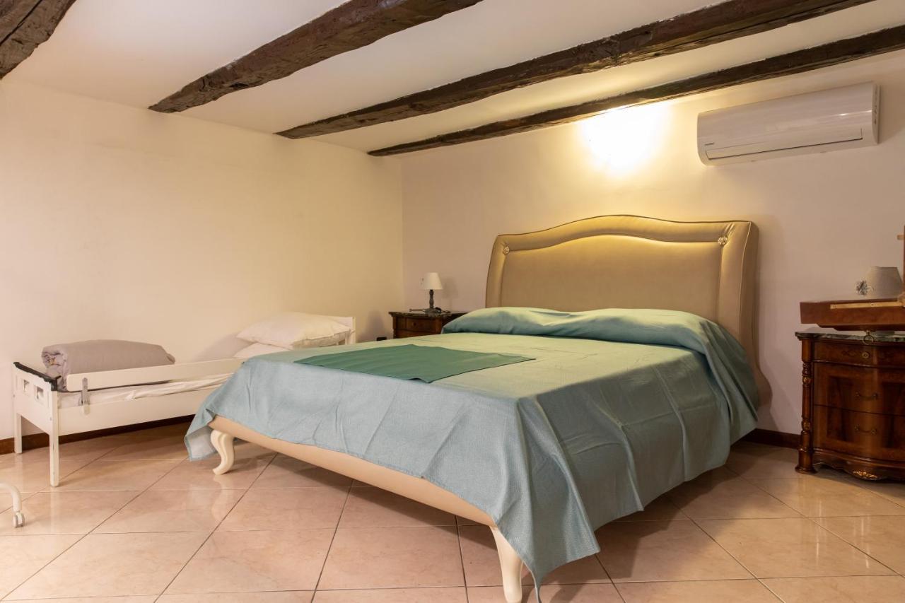 Domus Annabella Apartment Napoli Bagian luar foto