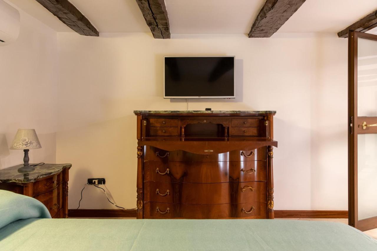 Domus Annabella Apartment Napoli Bagian luar foto